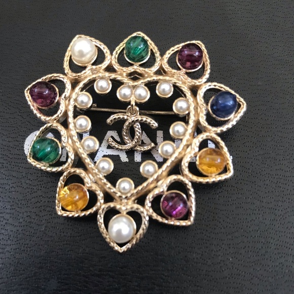 Chanel heart Pearl cc Brooch - Picture 1 of 6